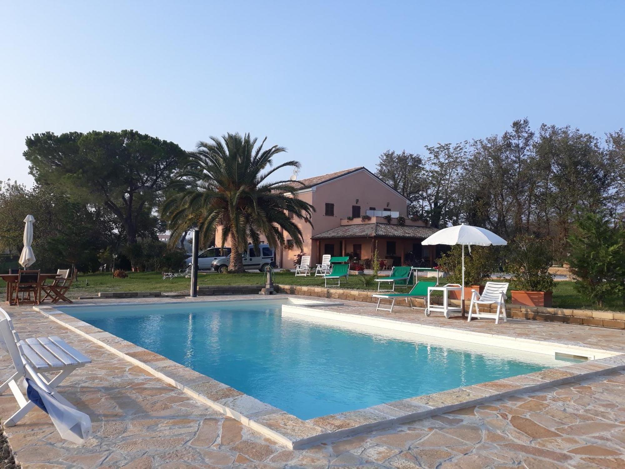 Appartamento Fronte Piscina Montemarciano Εξωτερικό φωτογραφία